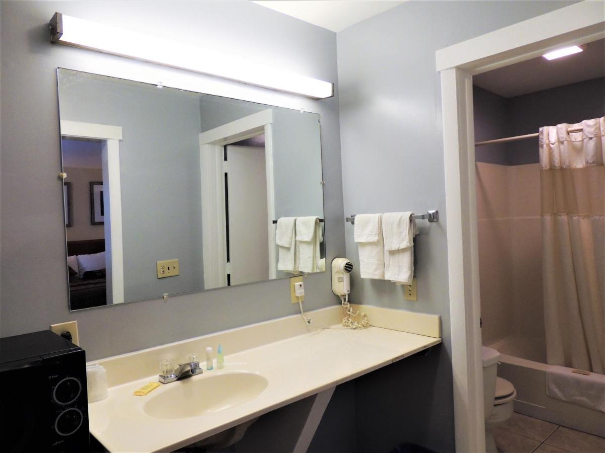 Windsor Motel กรอตัน ภายนอก รูปภาพ